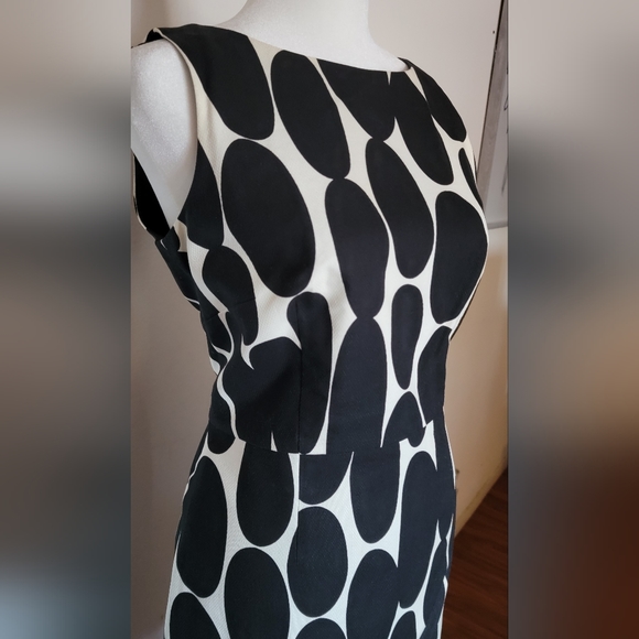 Dress - Picture 7 of 7